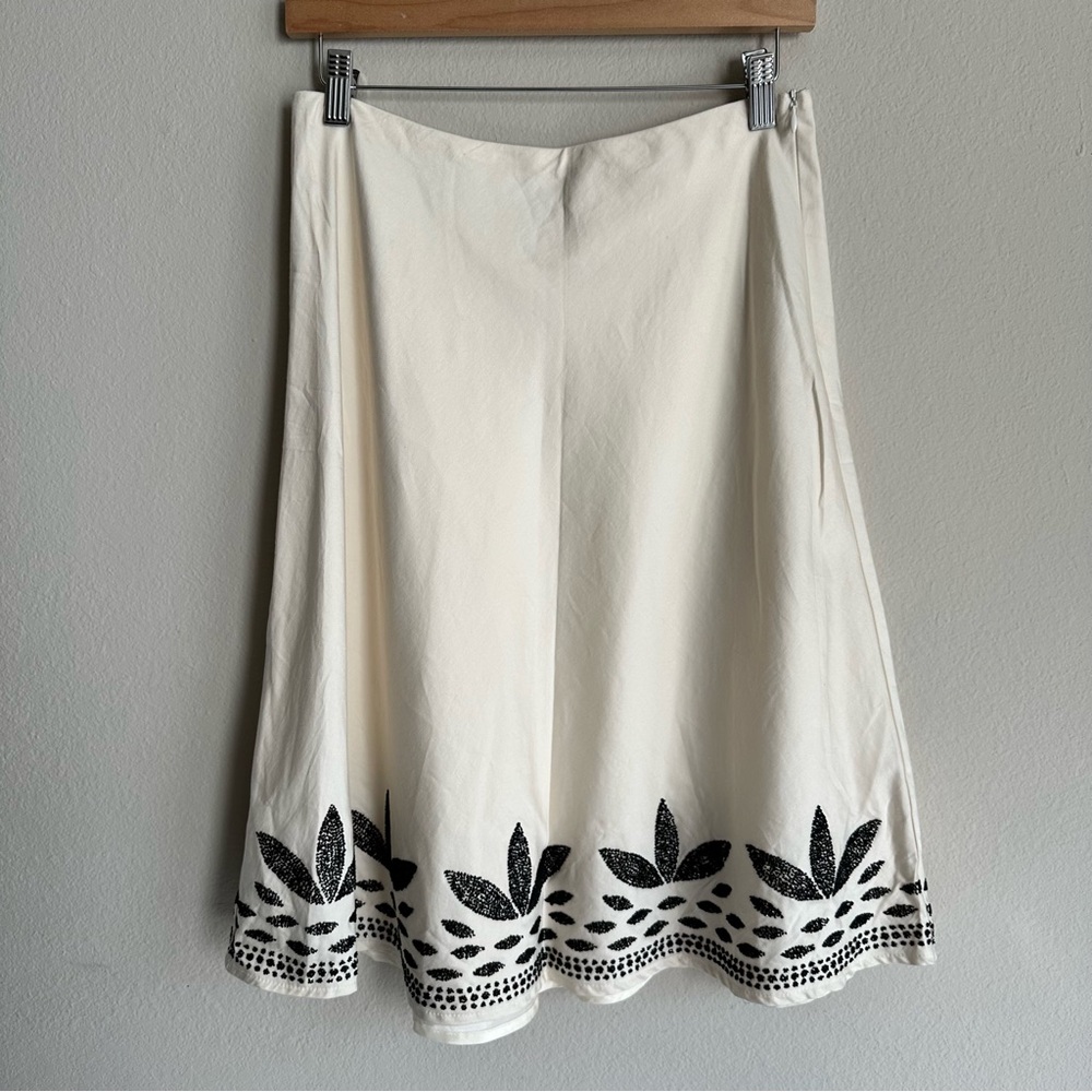 WHITE‎ HOUSE BLACK MARKET Ivory A-line Skirt Size 4 Embroidered With Beads